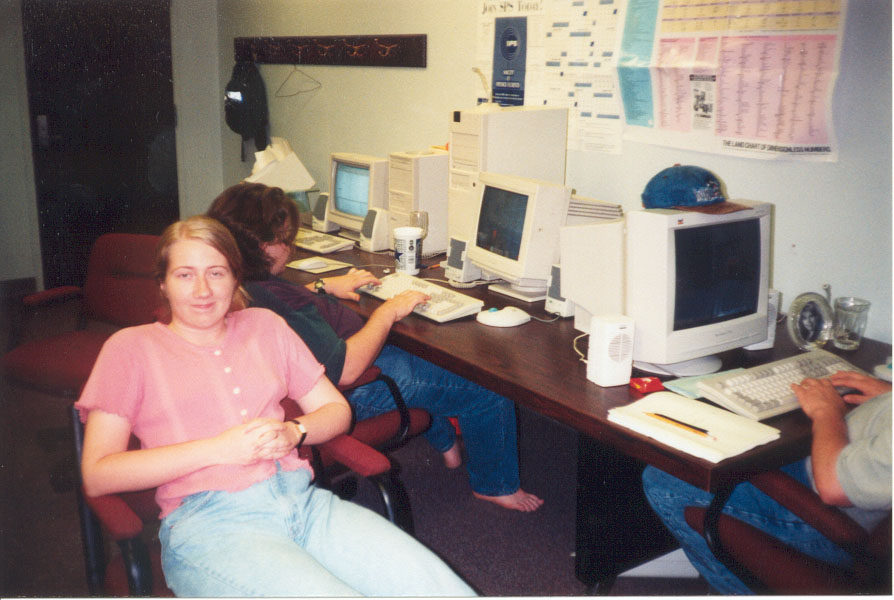 Amanda pauses to smile at the camera while Blake and J.T. blow each other up on the Physics Quake server.